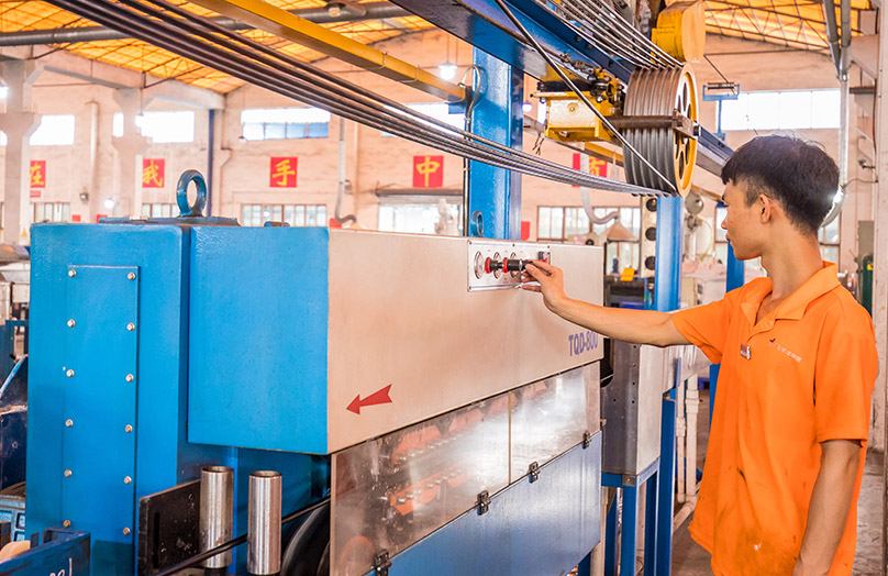 嚴(yán)格質(zhì)檢